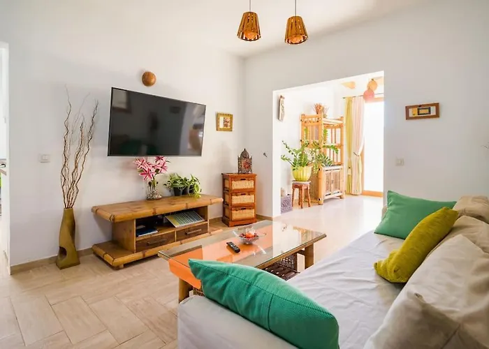 Villa La Isla By Rentaholidayslanzarote *